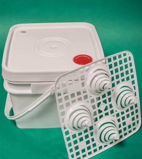 Δοχείο Φέτας πλαστικό 8kg με βαλβίδα εξαέρωσης και πλέγμα
